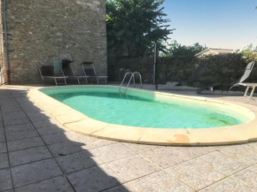 Villa avec piscine privée à Salazac, 200 m², 8 personnes
